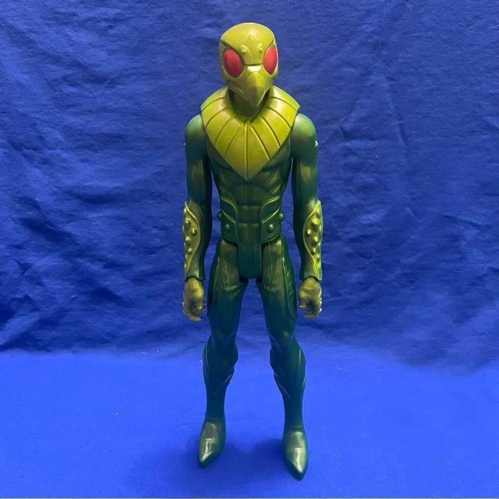 Hasbro /Marvel Spider-Man Titan action figure